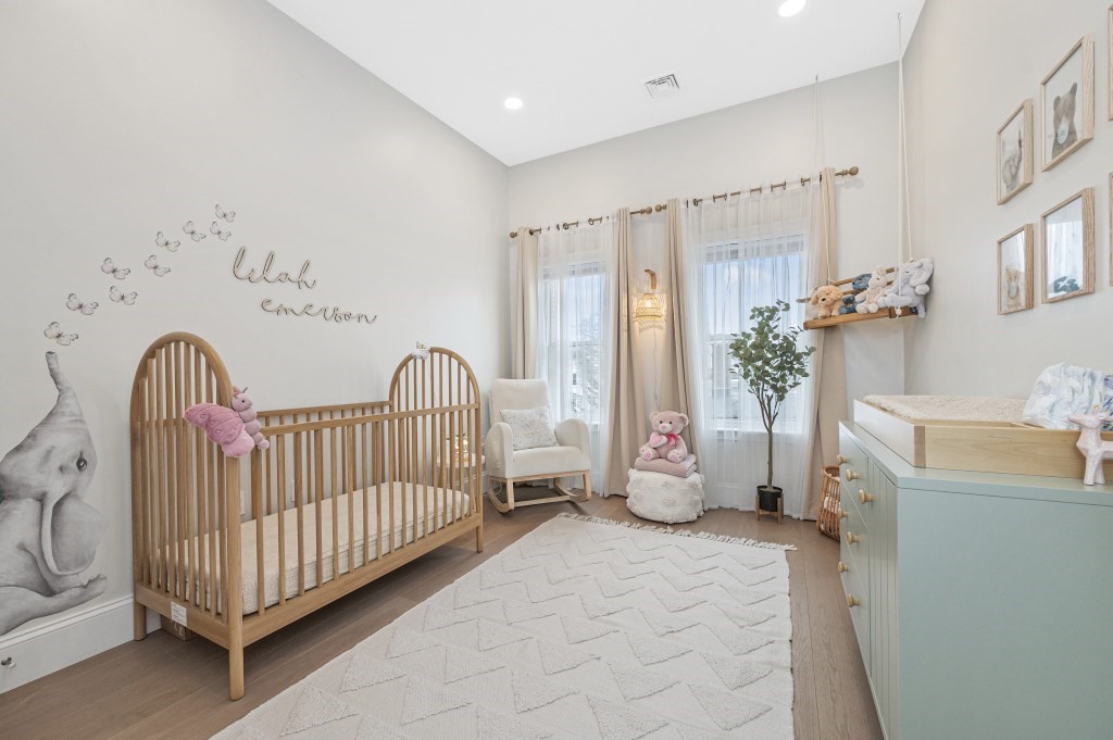 130 Coleridge St Unit: PH8