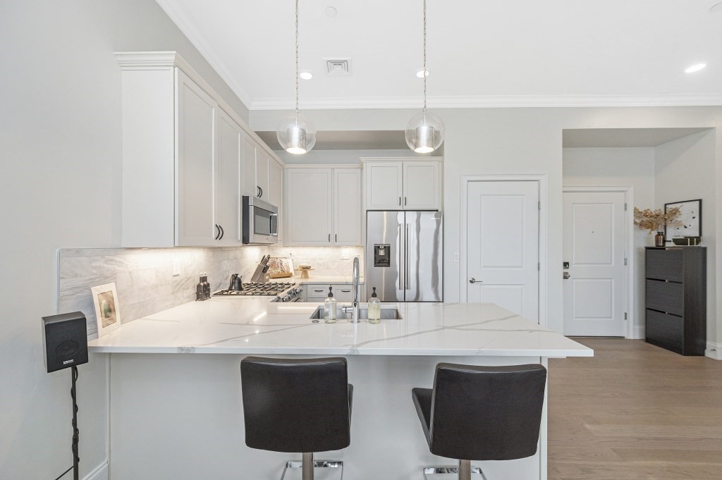 130 Coleridge St Unit: PH8