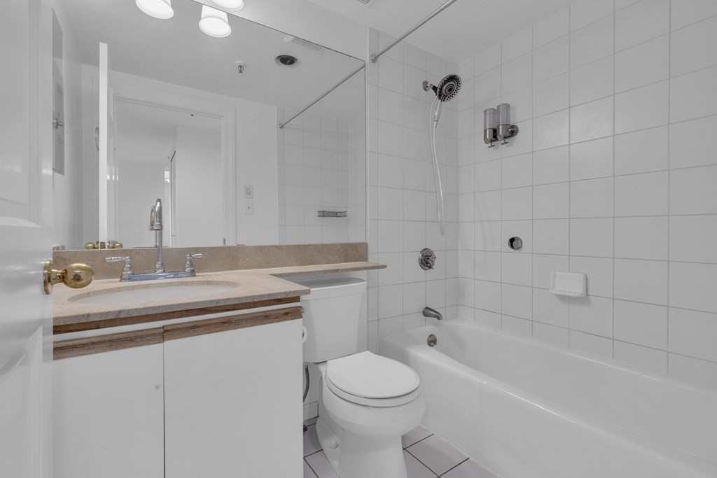 390 Commonwealth Ave # 809