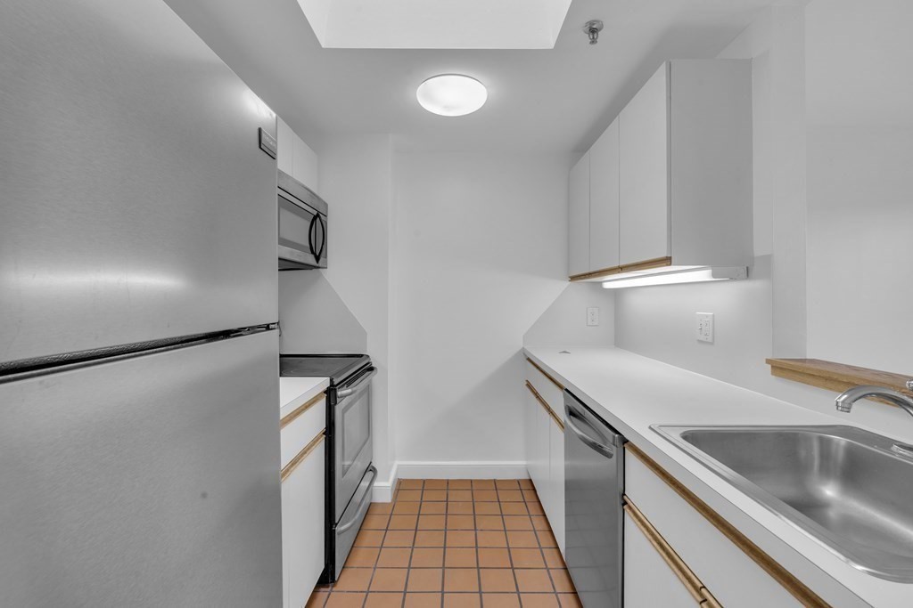 390 Commonwealth Ave # 809