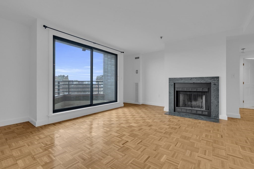 390 Commonwealth Ave # 809