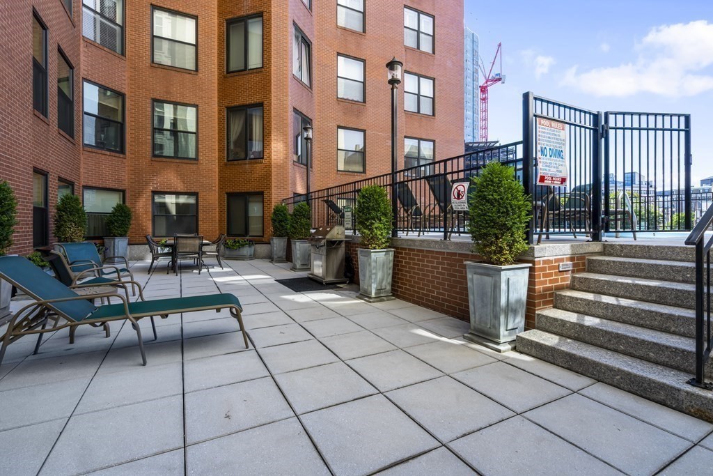 390 Commonwealth Ave # 809