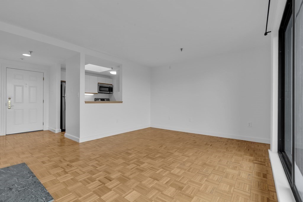 390 Commonwealth Ave # 809