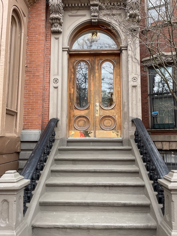 565 Massachusetts Ave # 5