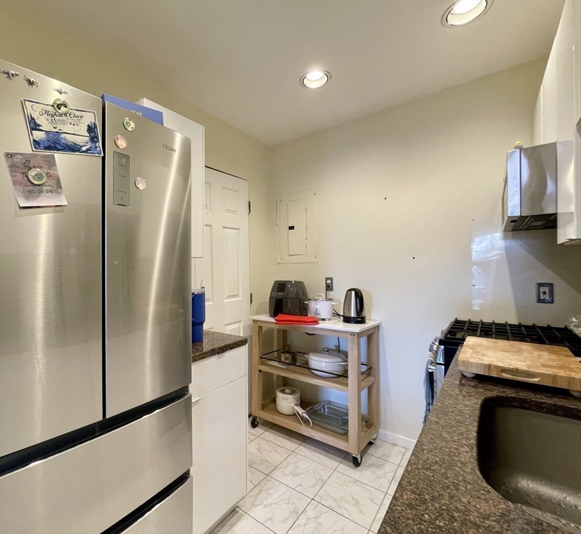 565 Massachusetts Ave # 5