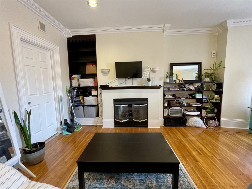 565 Massachusetts Ave # 5