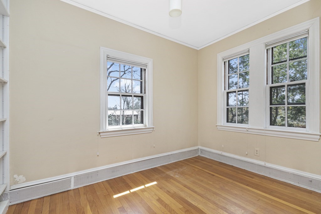16 Mount Alvernia Rd