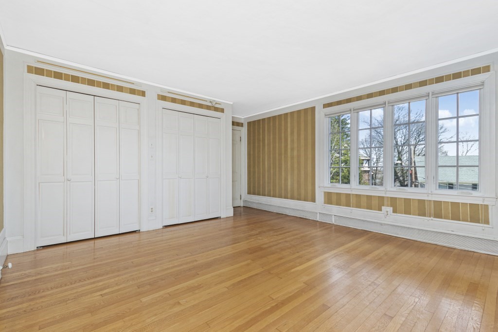 16 Mount Alvernia Rd