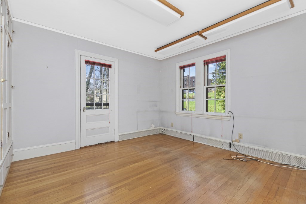 16 Mount Alvernia Rd