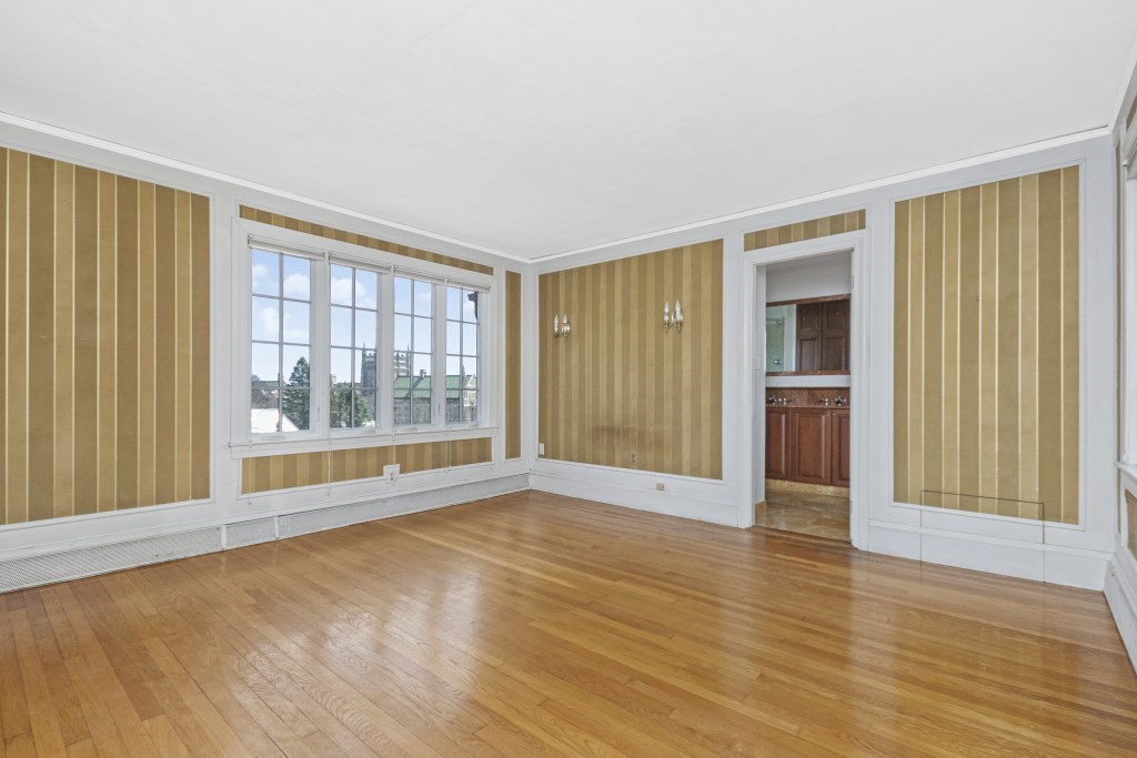 16 Mount Alvernia Rd