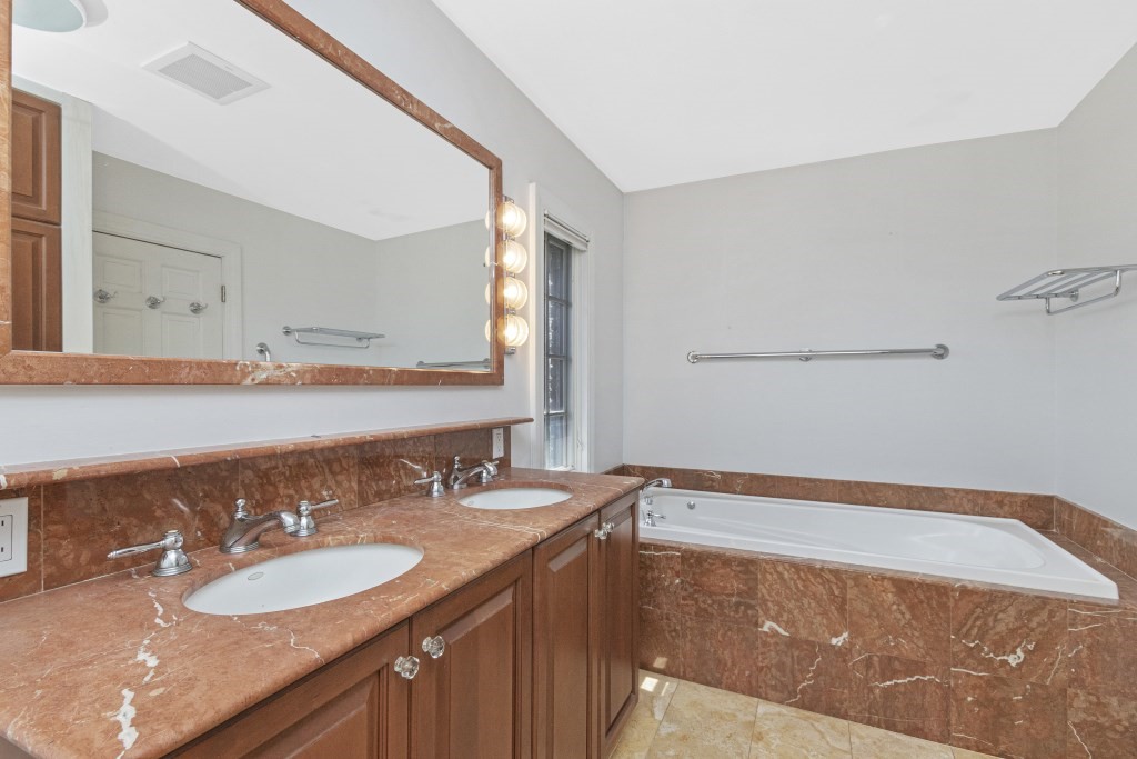 16 Mount Alvernia Rd