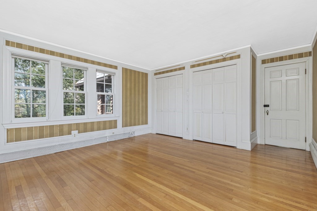 16 Mount Alvernia Rd