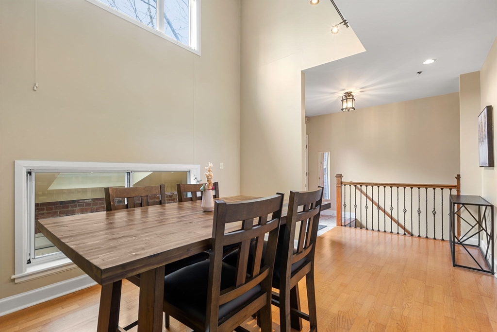112 Milton St # 233