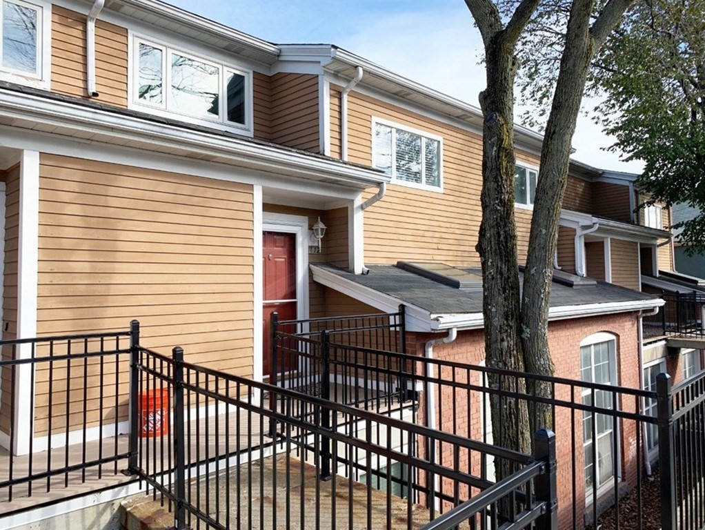 112 Milton St # 233