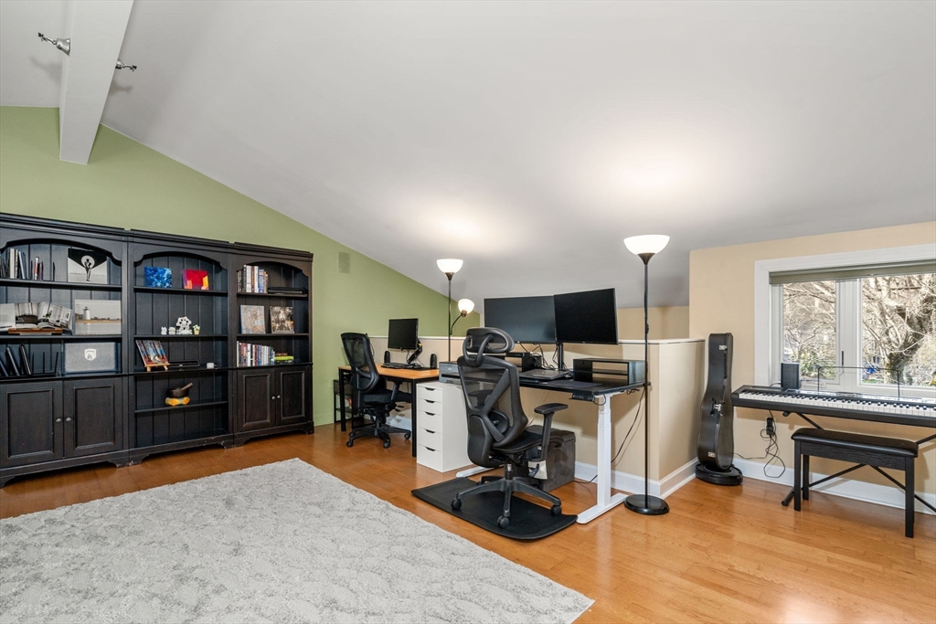 112 Milton St # 233