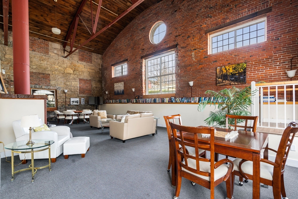 112 Milton St # 233