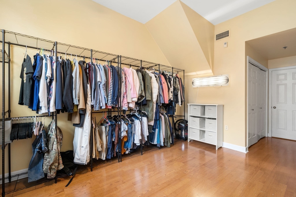112 Milton St # 233