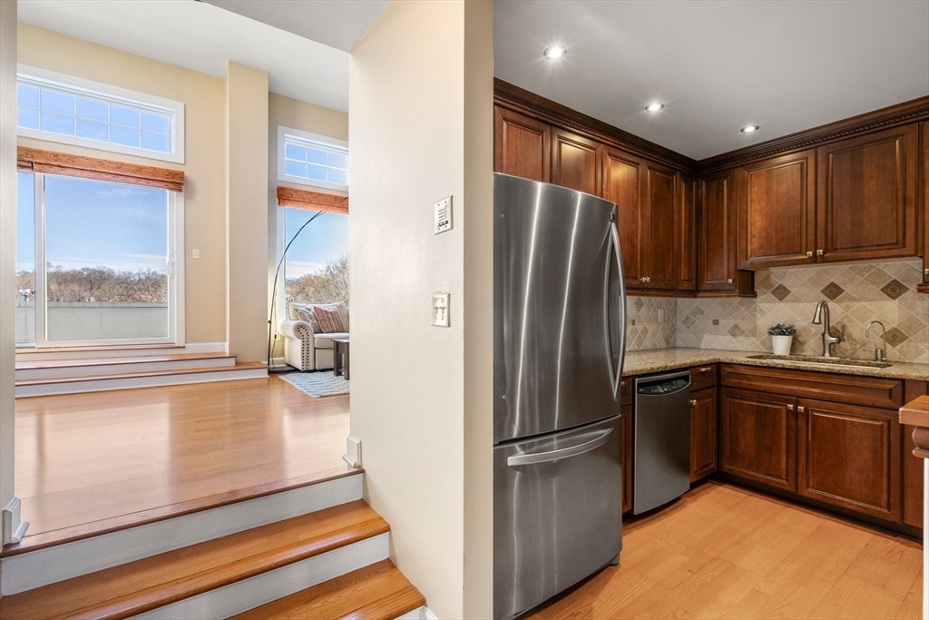 112 Milton St # 233