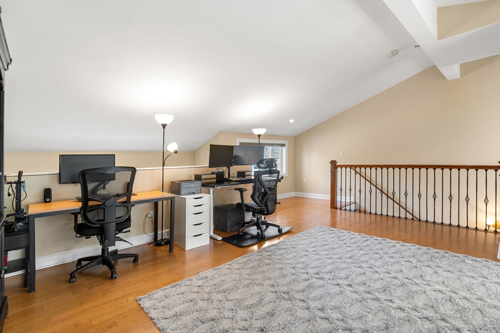 112 Milton St # 233