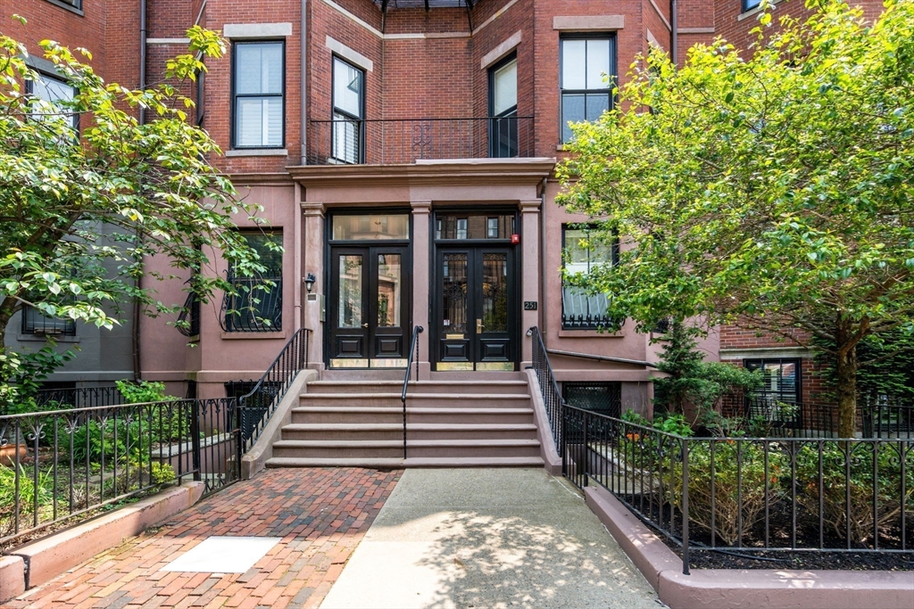 251 Beacon St # 6