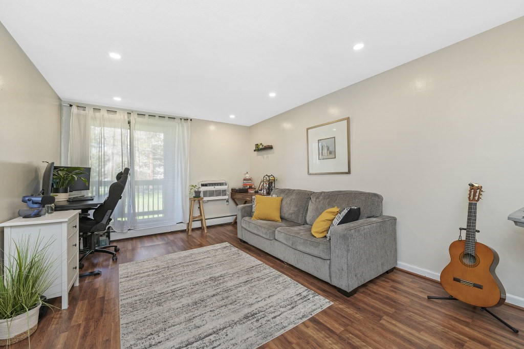144 Kenrick St # 12