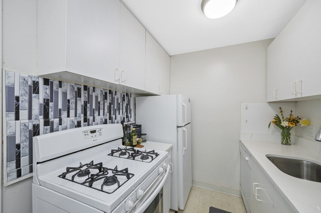 144 Kenrick St # 12