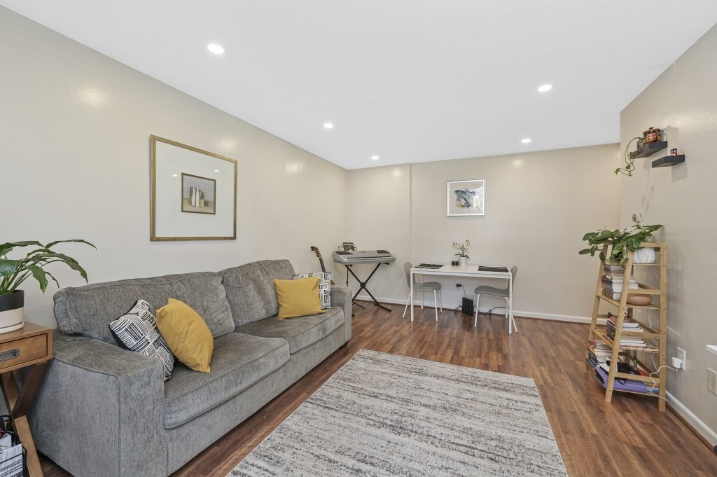 144 Kenrick St # 12