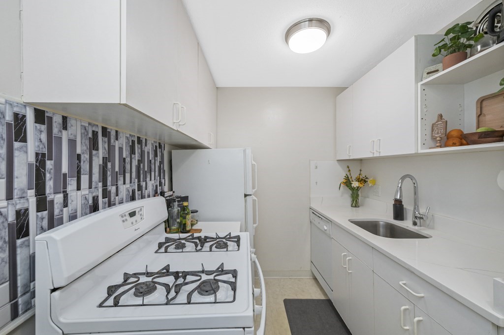 144 Kenrick St # 12