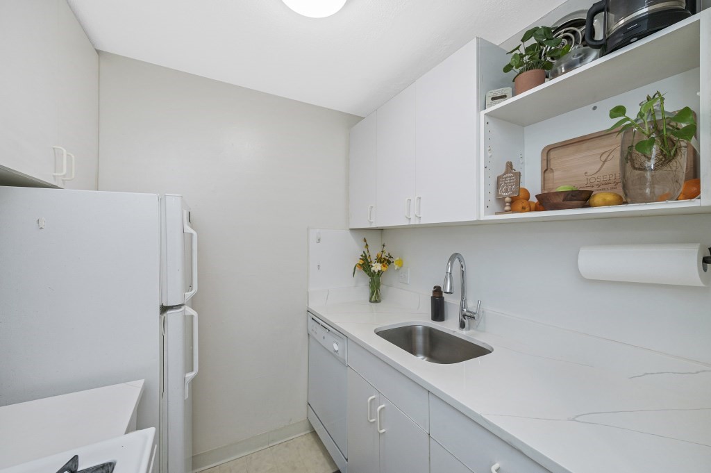 144 Kenrick St # 12