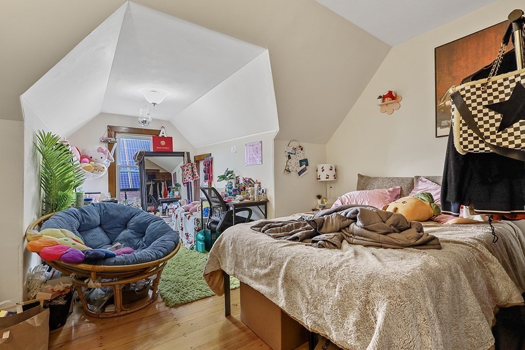 74 Elmira St