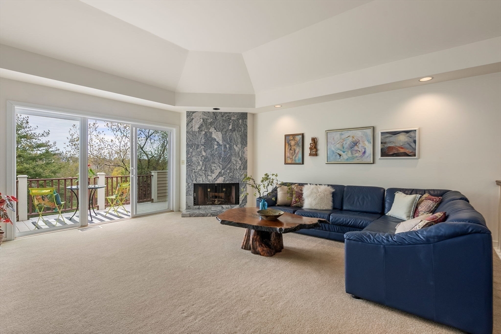 115 Algonquin Rd # 115