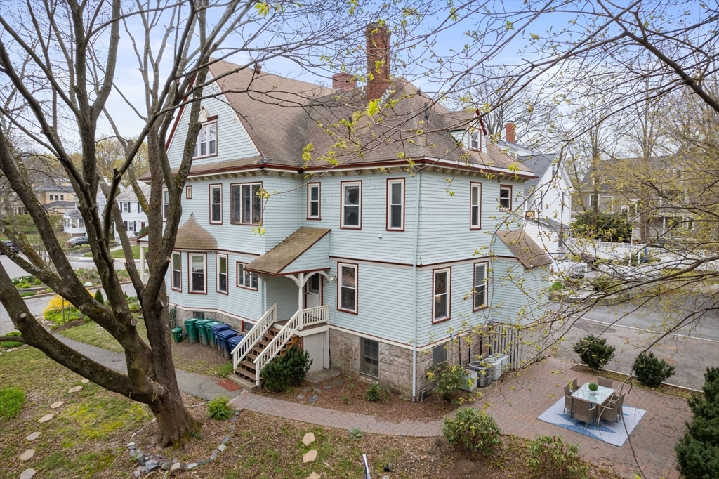 169 Hunnewell Ave # 3 Unit: 1 + 3