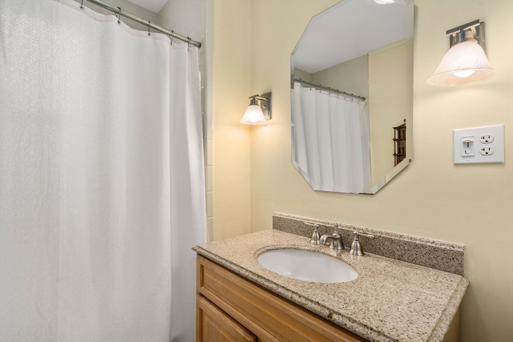 169 Hunnewell Ave # 3 Unit: 1 + 3