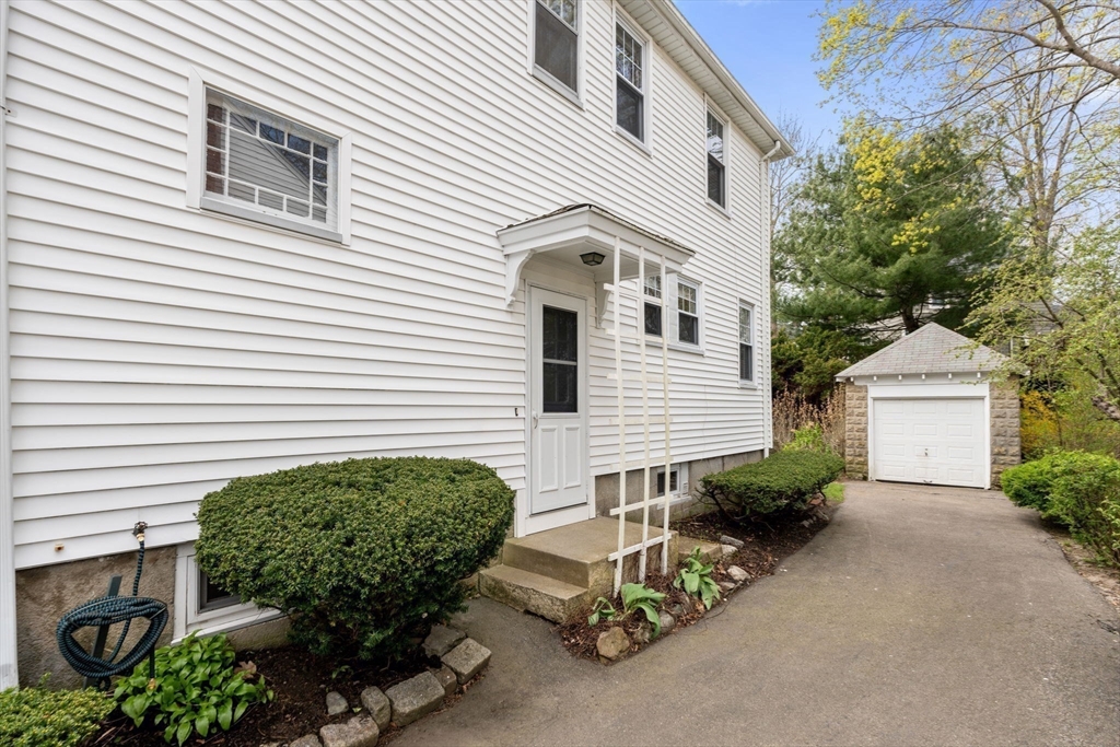 68 Willowdean Avenue