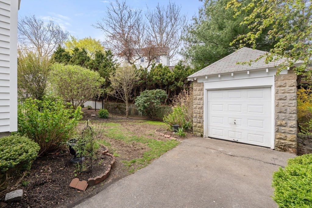 68 Willowdean Avenue