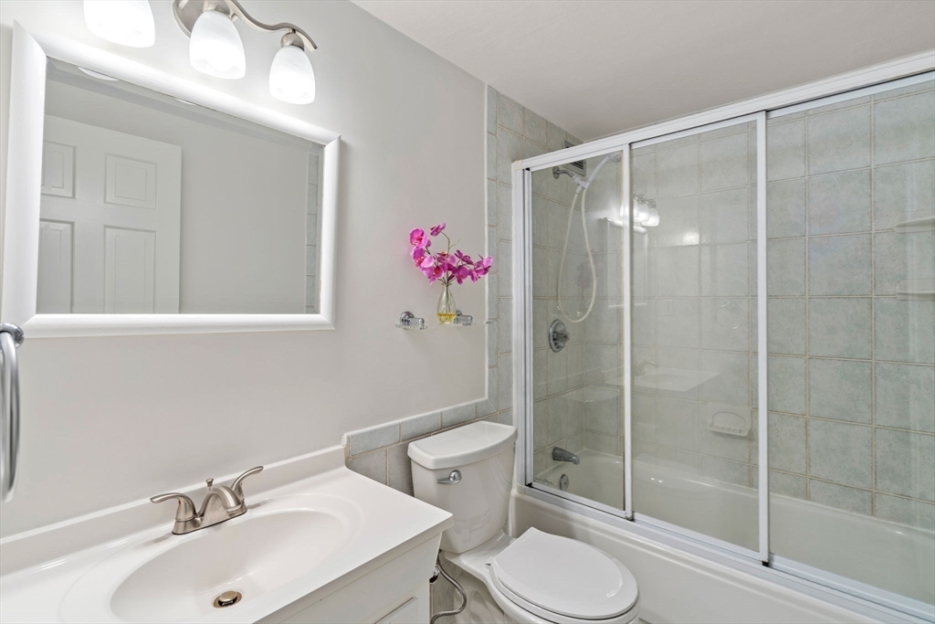 50-56 Broadlawn Park # 104