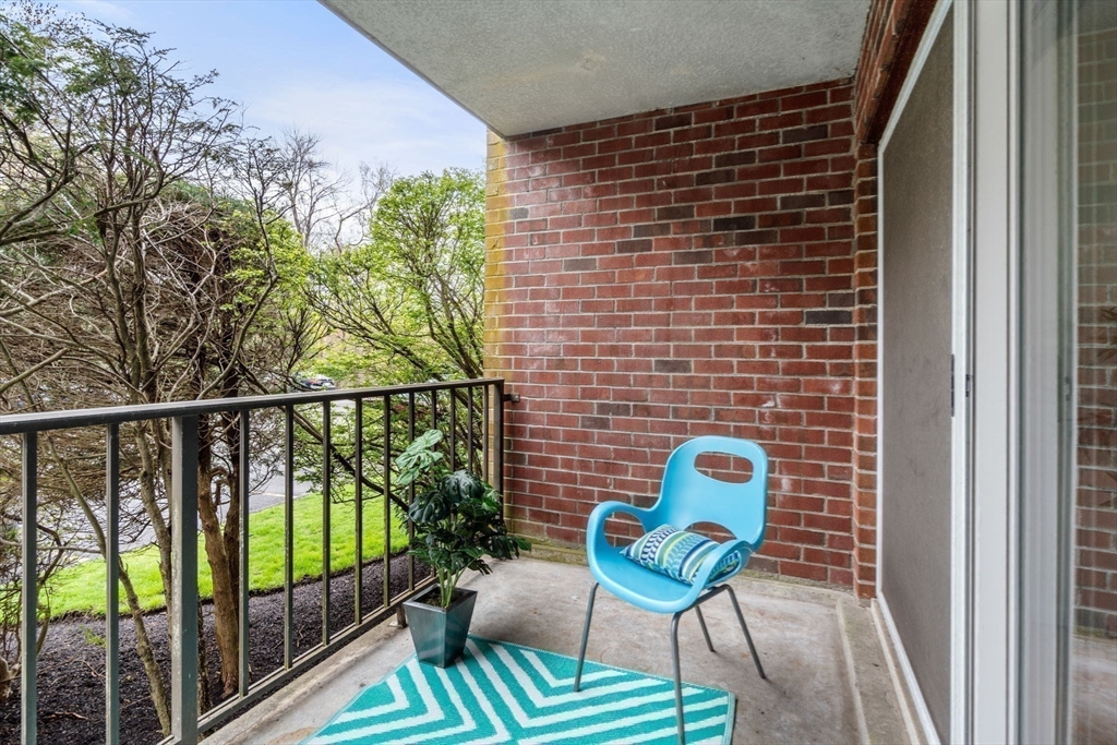 50-56 Broadlawn Park # 104