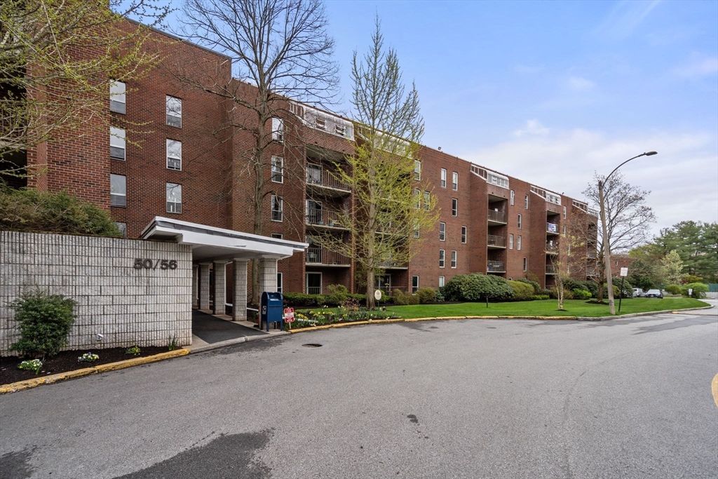 50-56 Broadlawn Park # 104