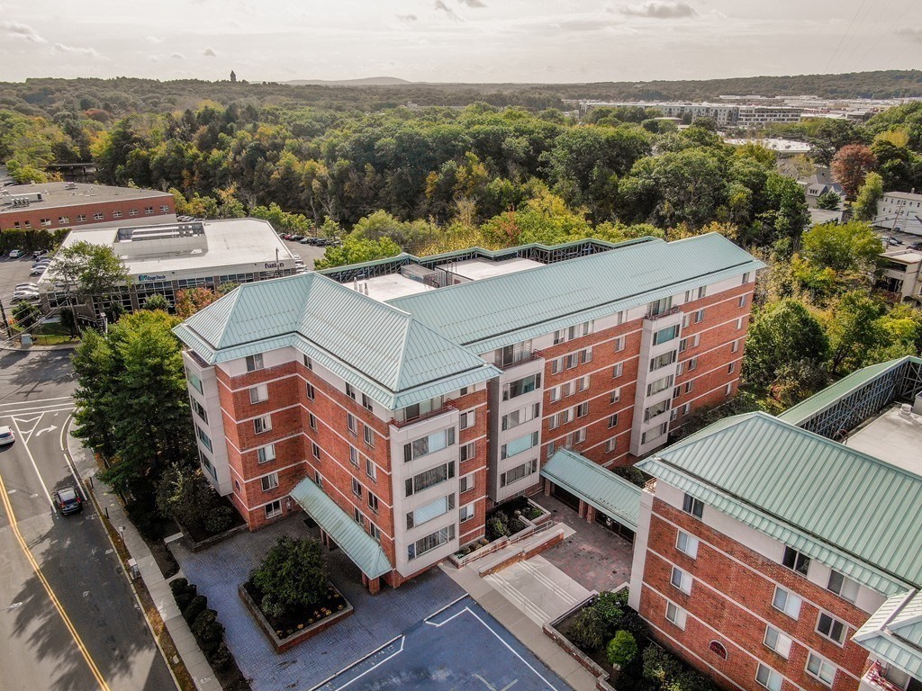 183 Oak Street # 302