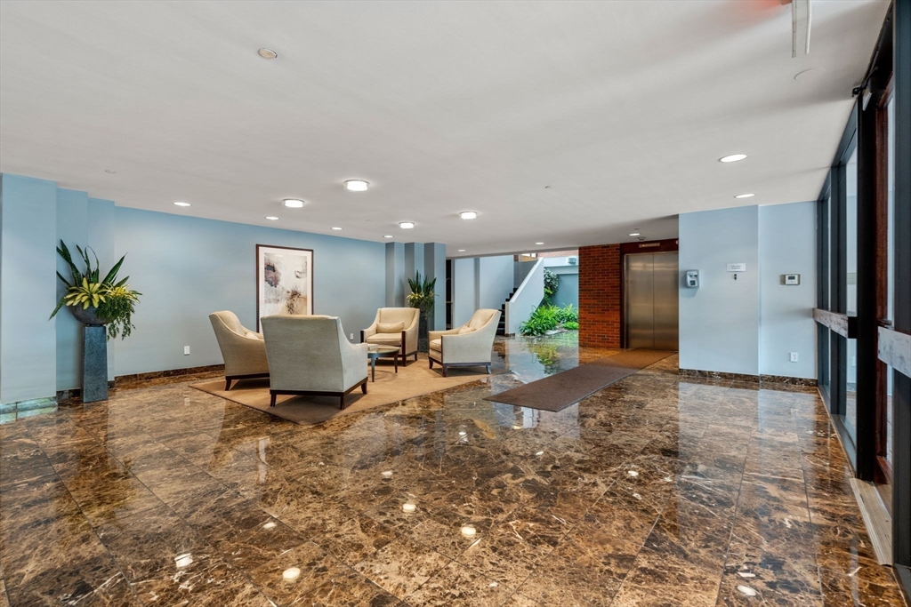 241 Perkins St # C105