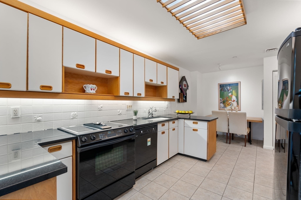 241 Perkins St # C105