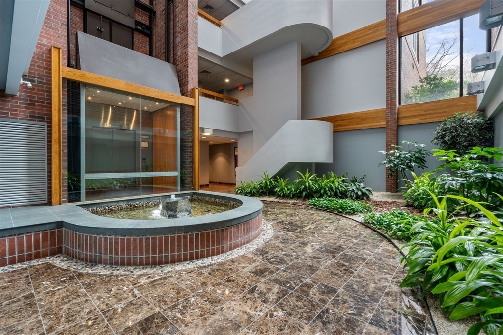 241 Perkins St # C105