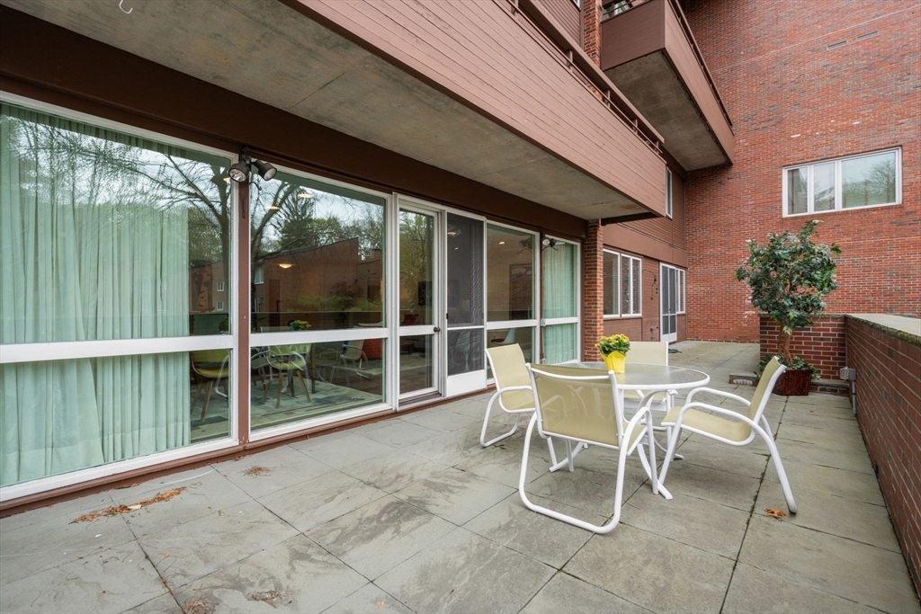 241 Perkins St # C105