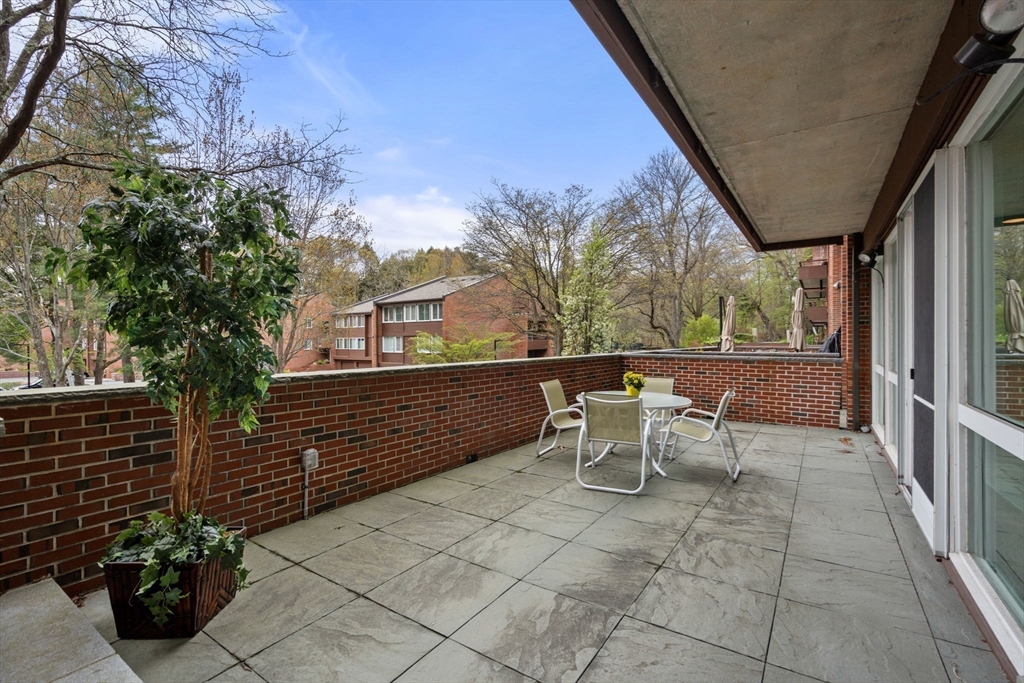 241 Perkins St # C105