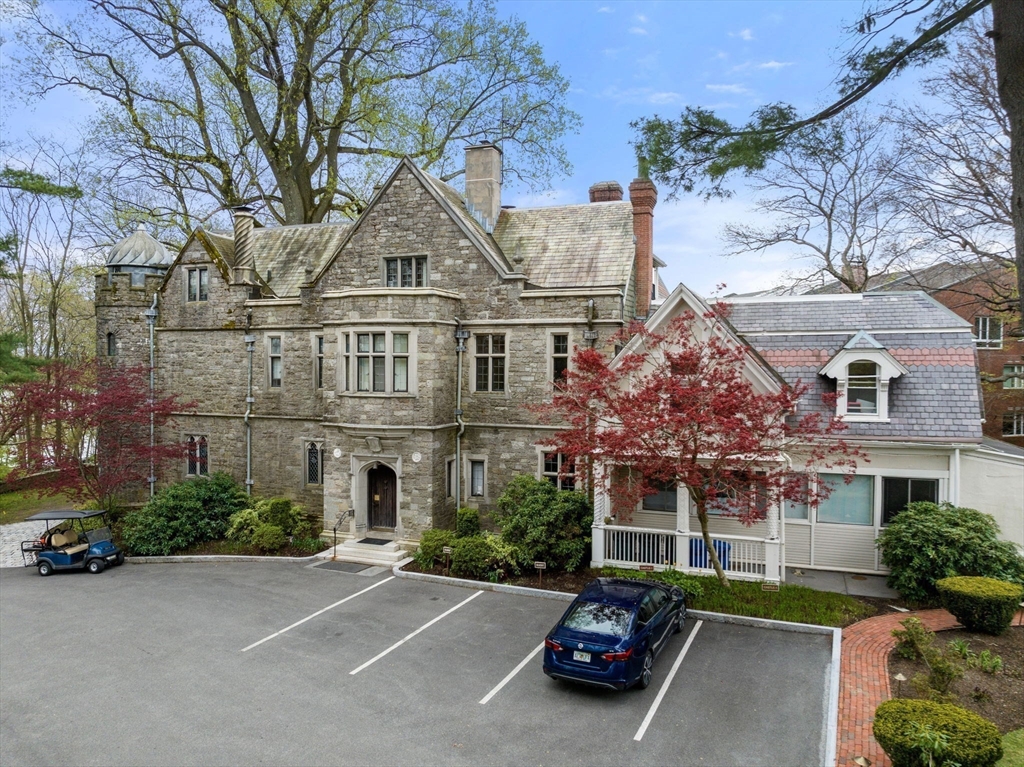 241 Perkins St # C105