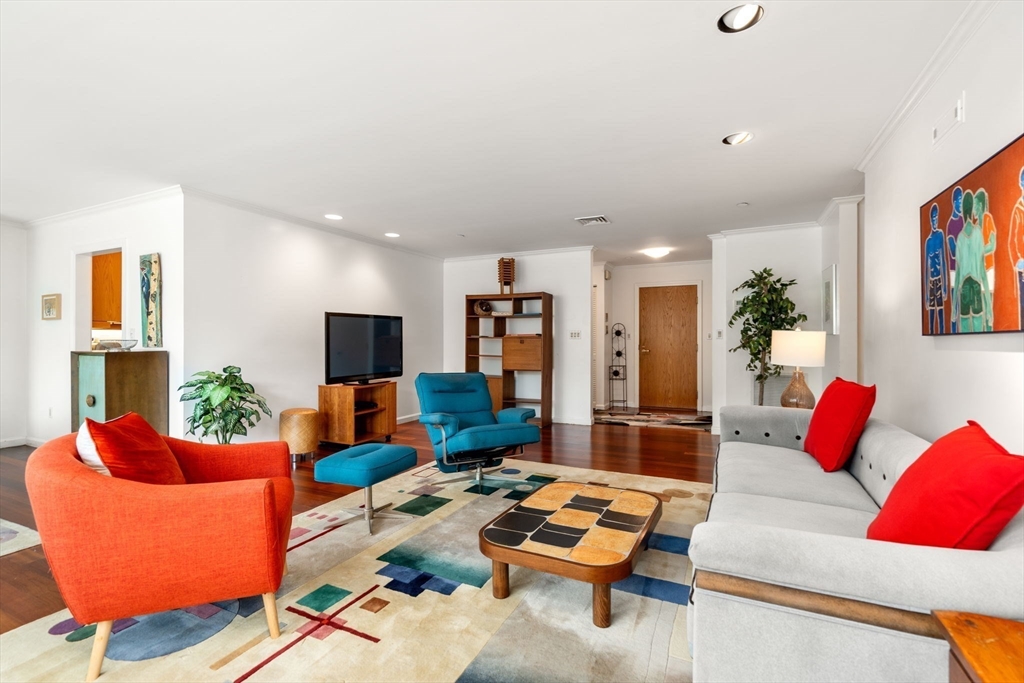 241 Perkins St # C105