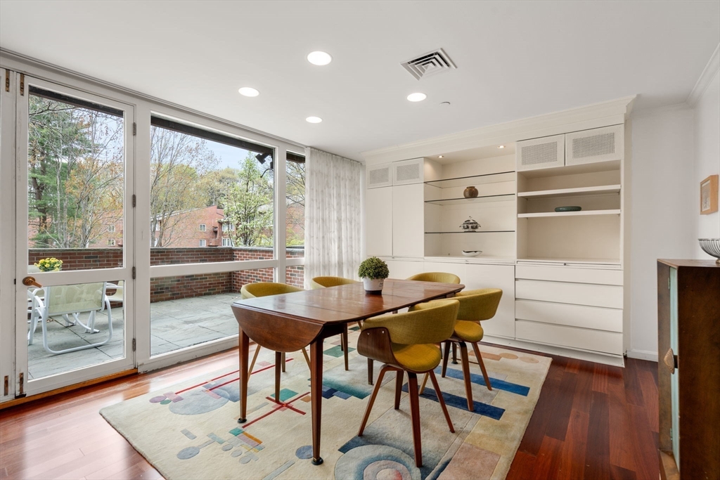 241 Perkins St # C105