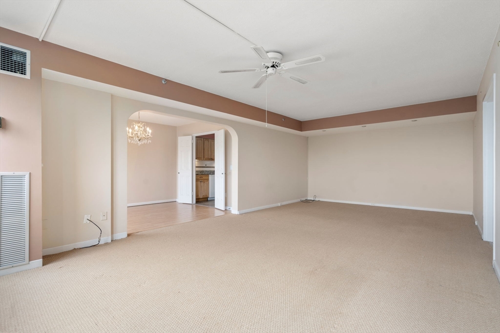 250 Hammond Pond Pkwy # 1011S