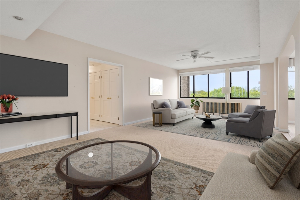 250 Hammond Pond Pkwy # 1011S