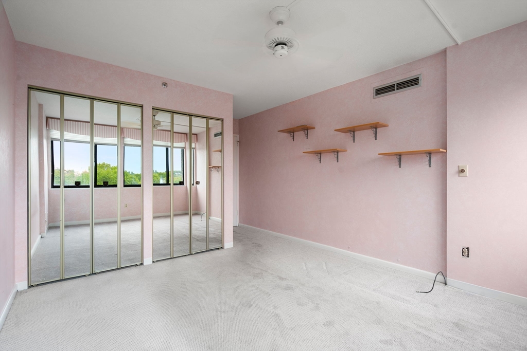 250 Hammond Pond Pkwy # 1011S
